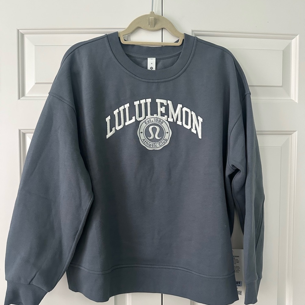 Lululemon Perfect Oversized Embroidered Crew size M - NWT! Beautiful slate blue